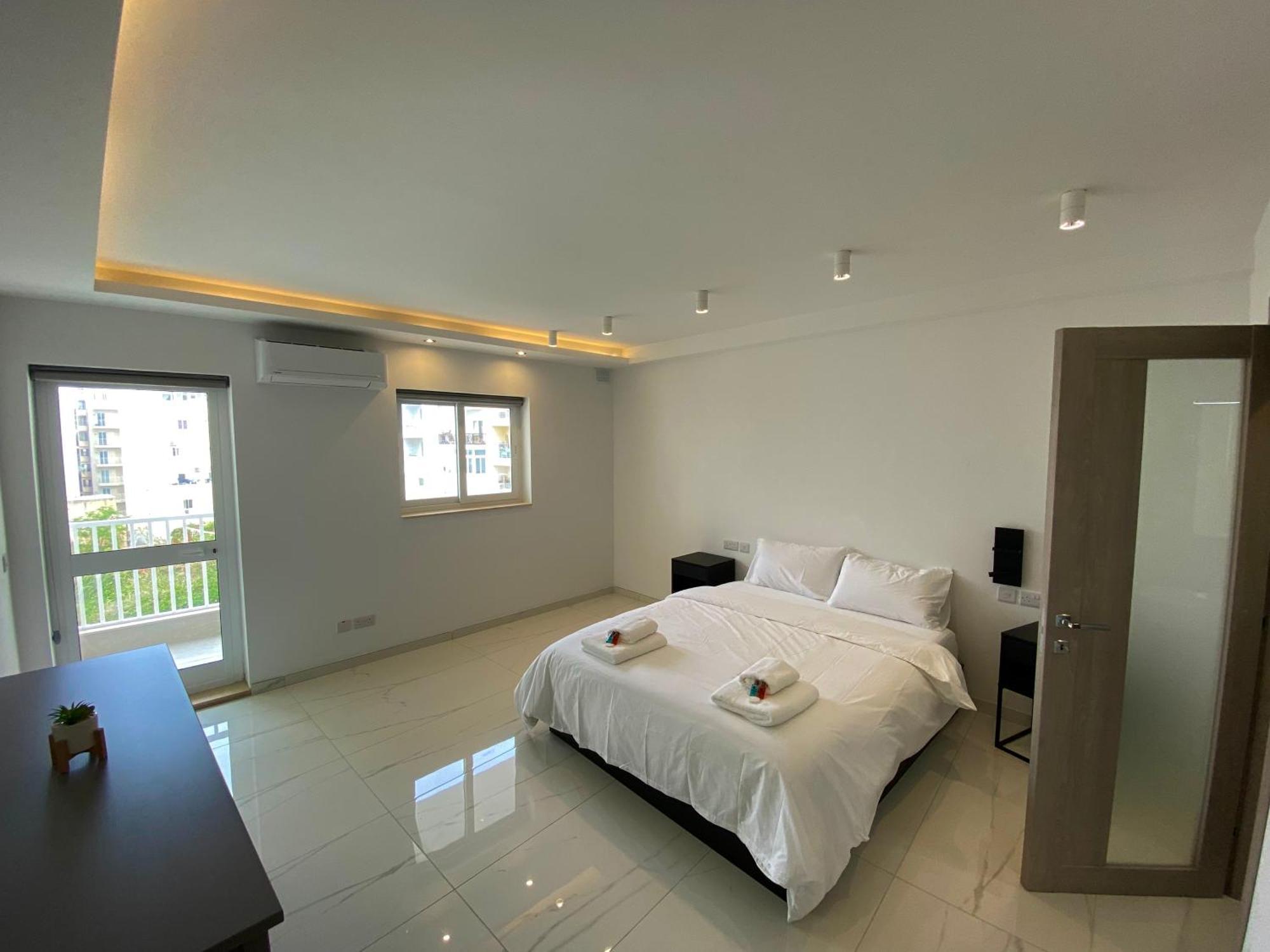 Tigne Sliema Three Bedrooms Apartment Exterior foto