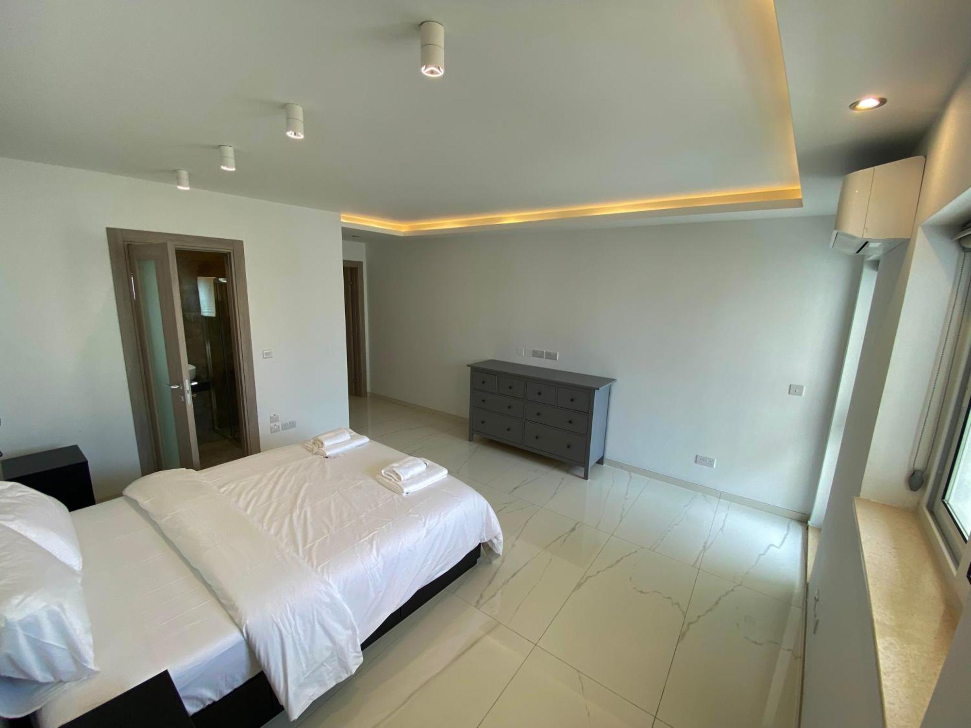 Tigne Sliema Three Bedrooms Apartment Exterior foto