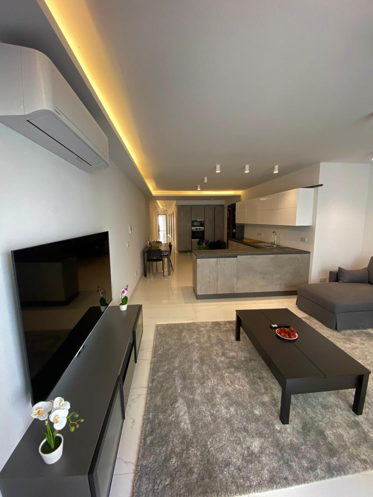 Tigne Sliema Three Bedrooms Apartment Exterior foto